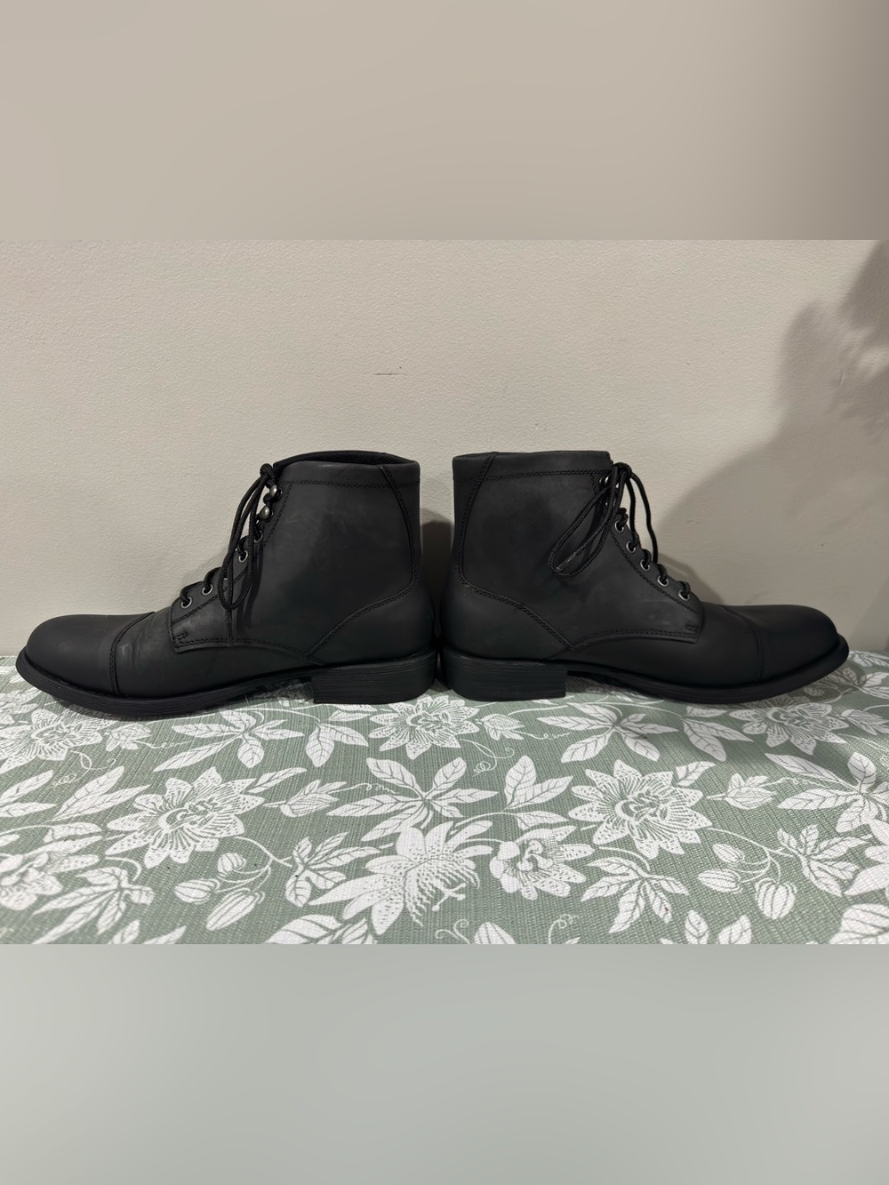 Eastland Men's Black Leather Lace-Up Boots (10.5W) - Picture 6 of 7